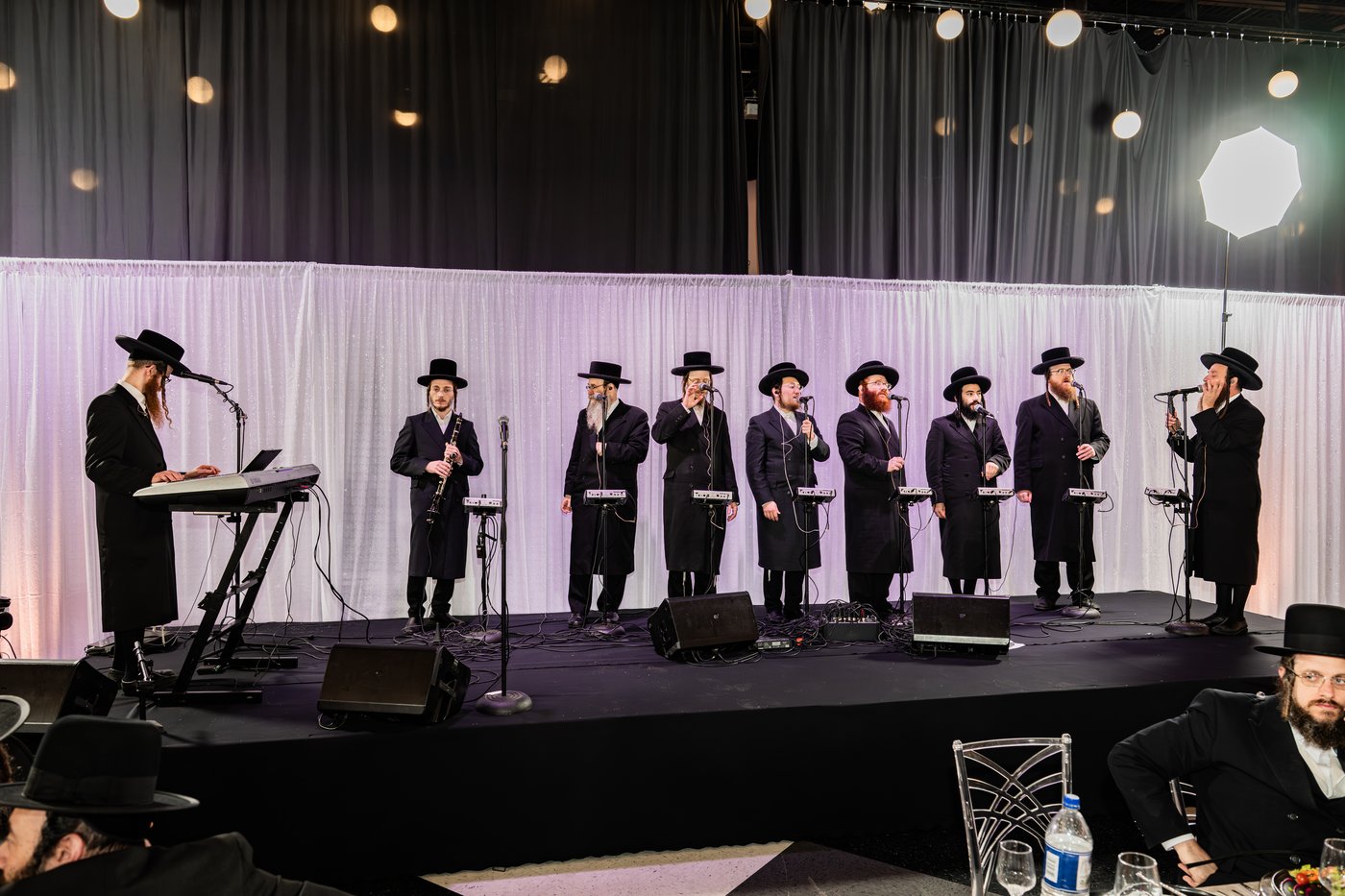 מסיבת שבע הברכות בסאטמר לכבודו של ר' חיים שלמה פישר
