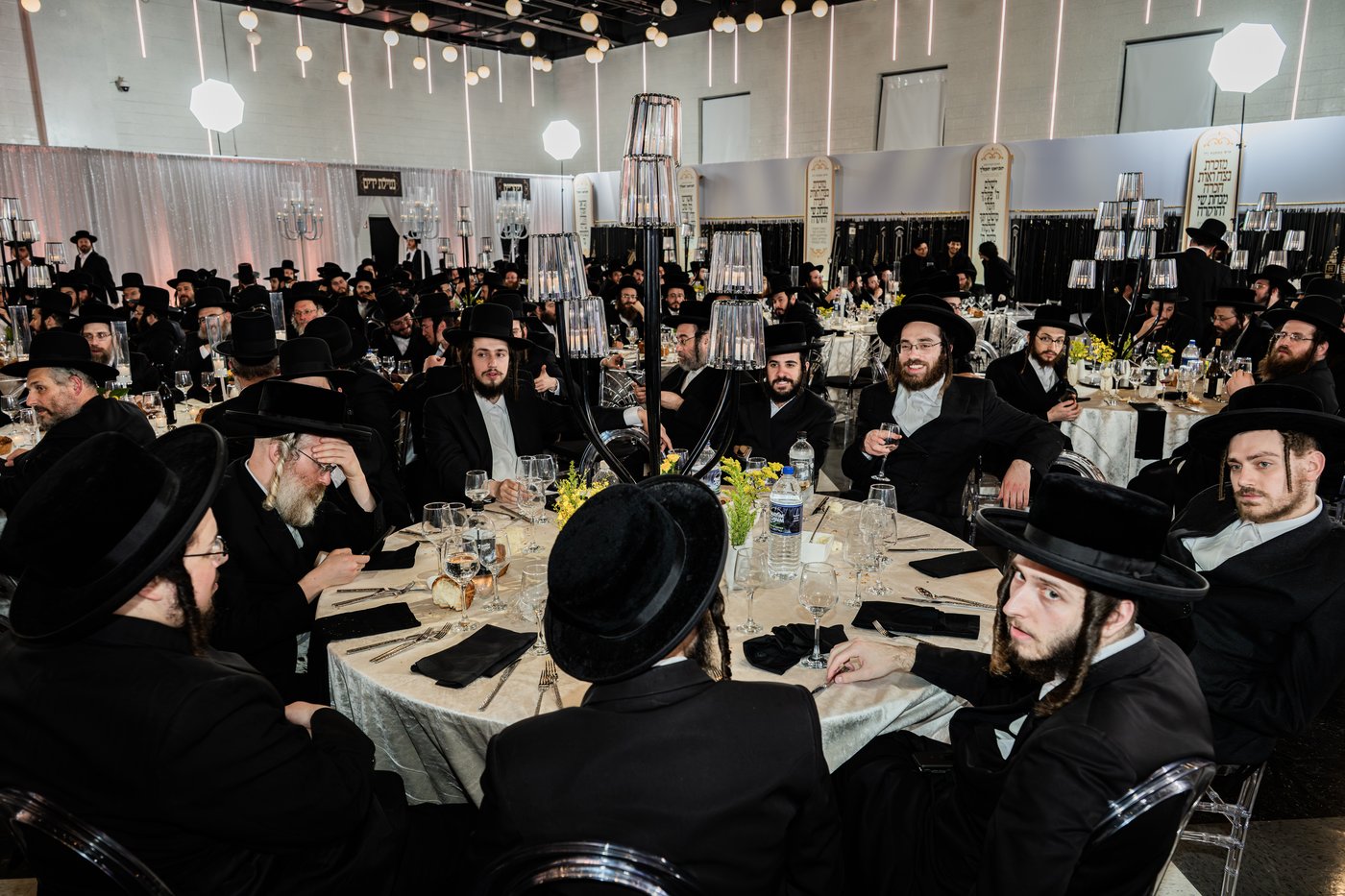 מסיבת שבע הברכות בסאטמר לכבודו של ר' חיים שלמה פישר