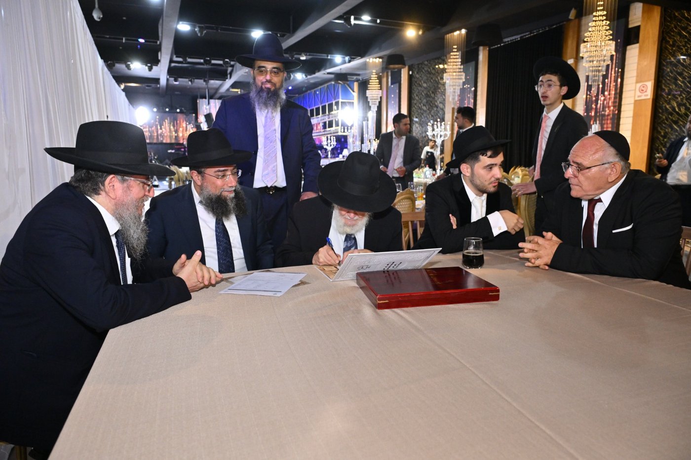 שמחת נישואי נכדת הגר"צ מאזוז