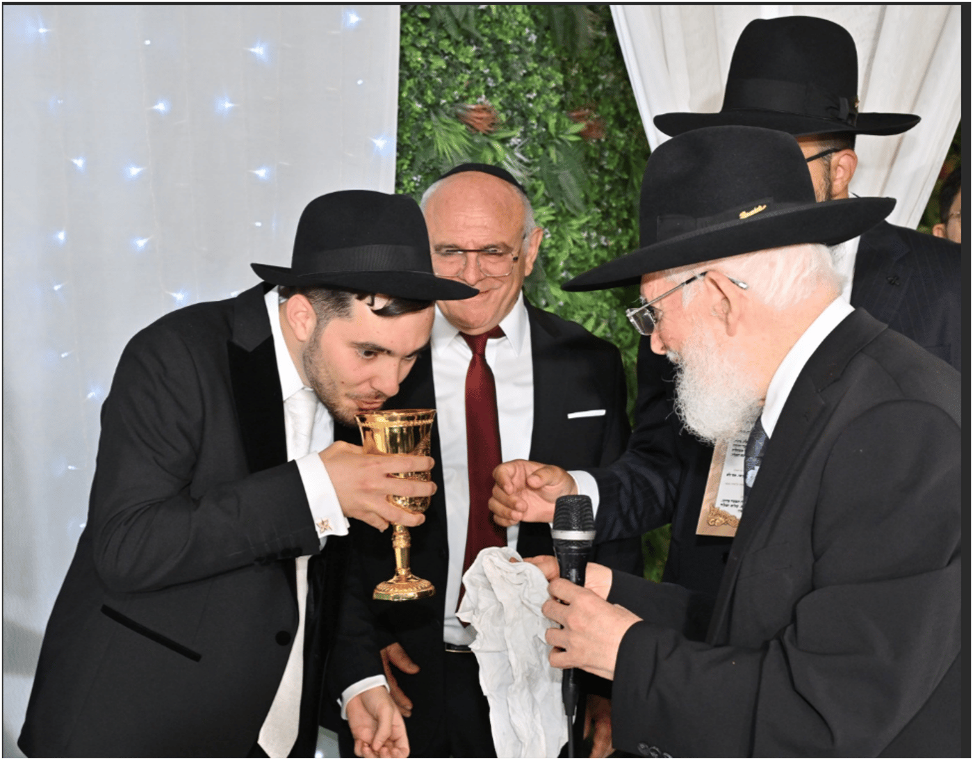 שמחת נישואי נכדת הגר"צ מאזוז