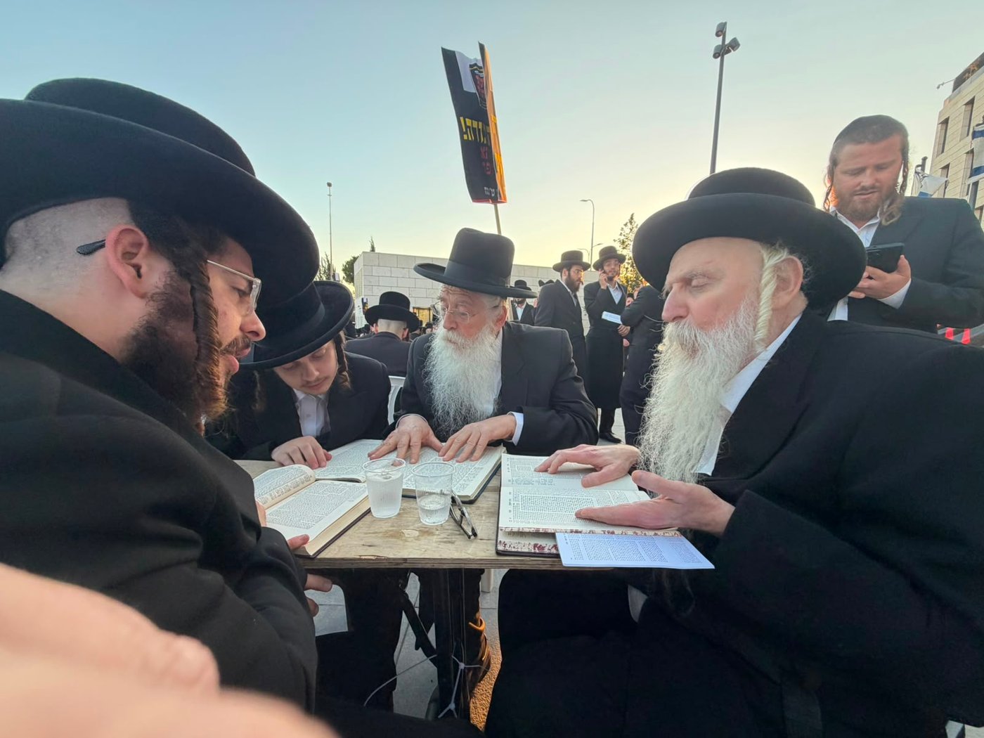 מחאת "זעקת התורה" מול משרדי היועמ"שית