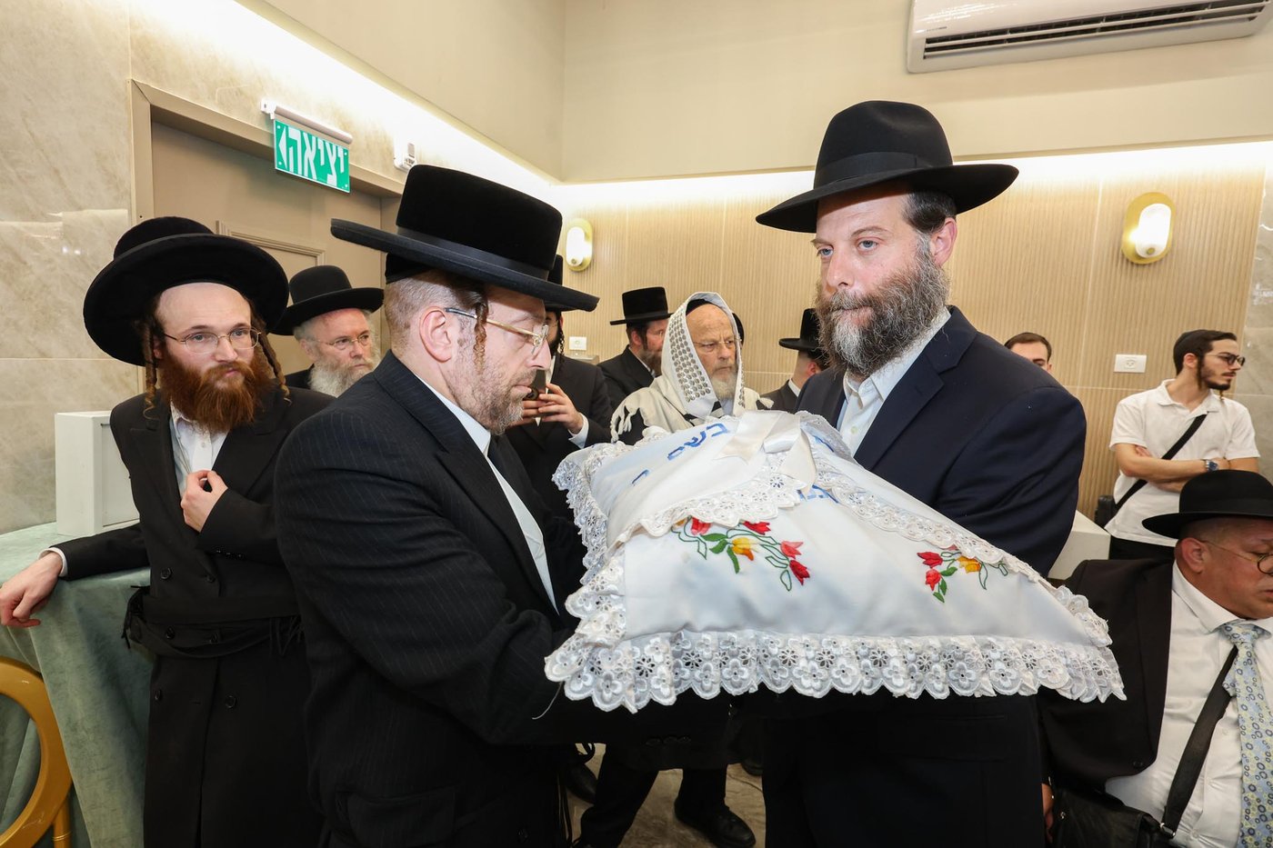 שמחת הברית לבן צביקי לוין