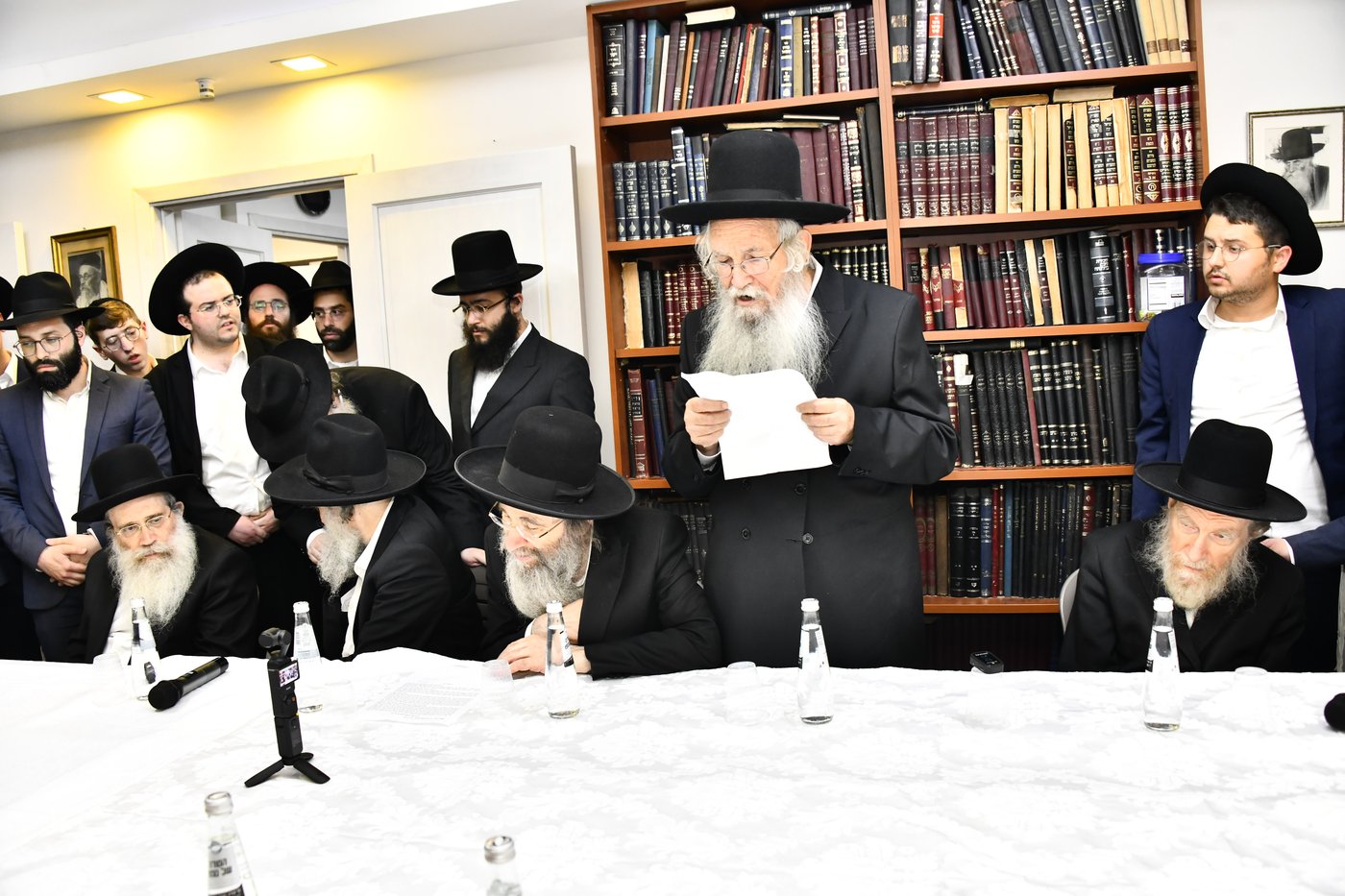הכינוס במעונו של הגרמ"צ ברגמן