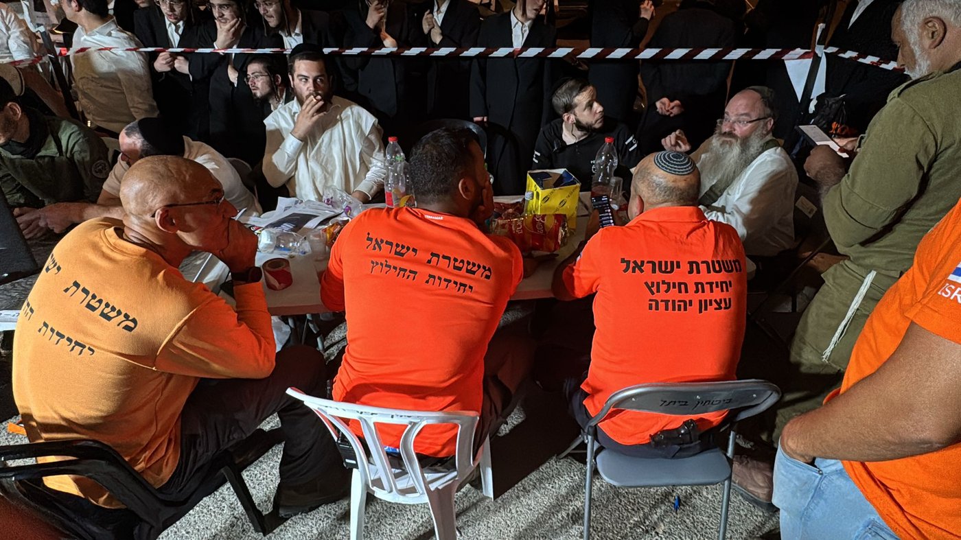 החיפושים, הלילה