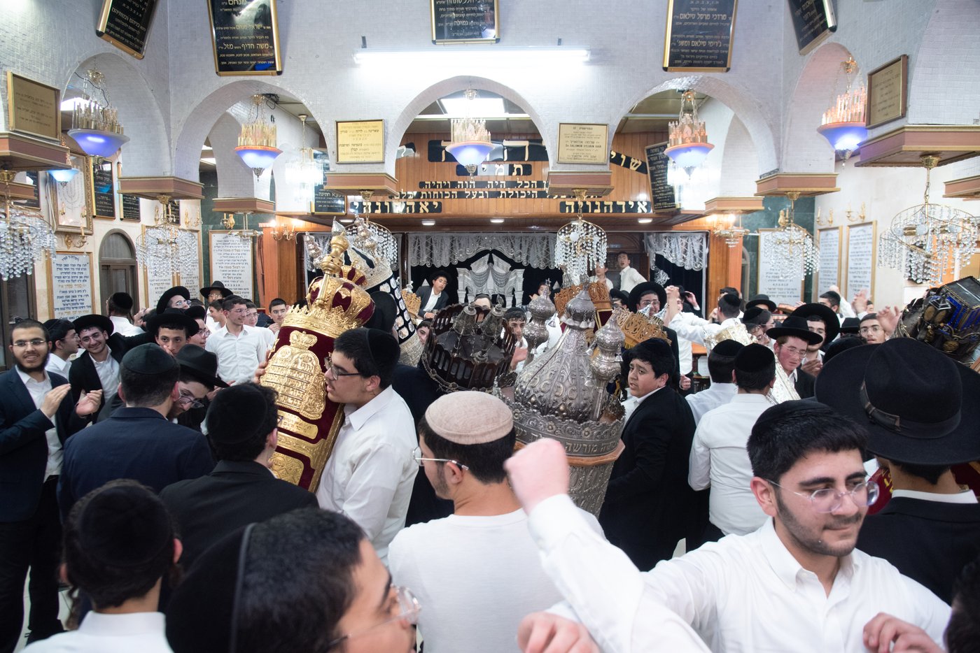 הכנסת ס"ת בכסא רחמים