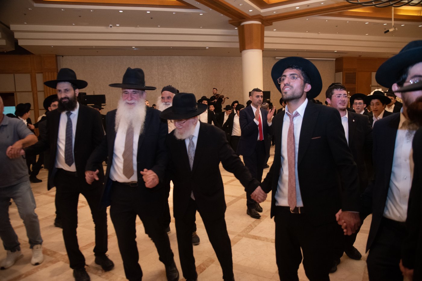 הכנסת ס"ת בכסא רחמים