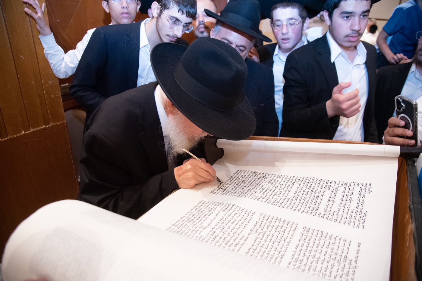 הכנסת ס"ת בכסא רחמים