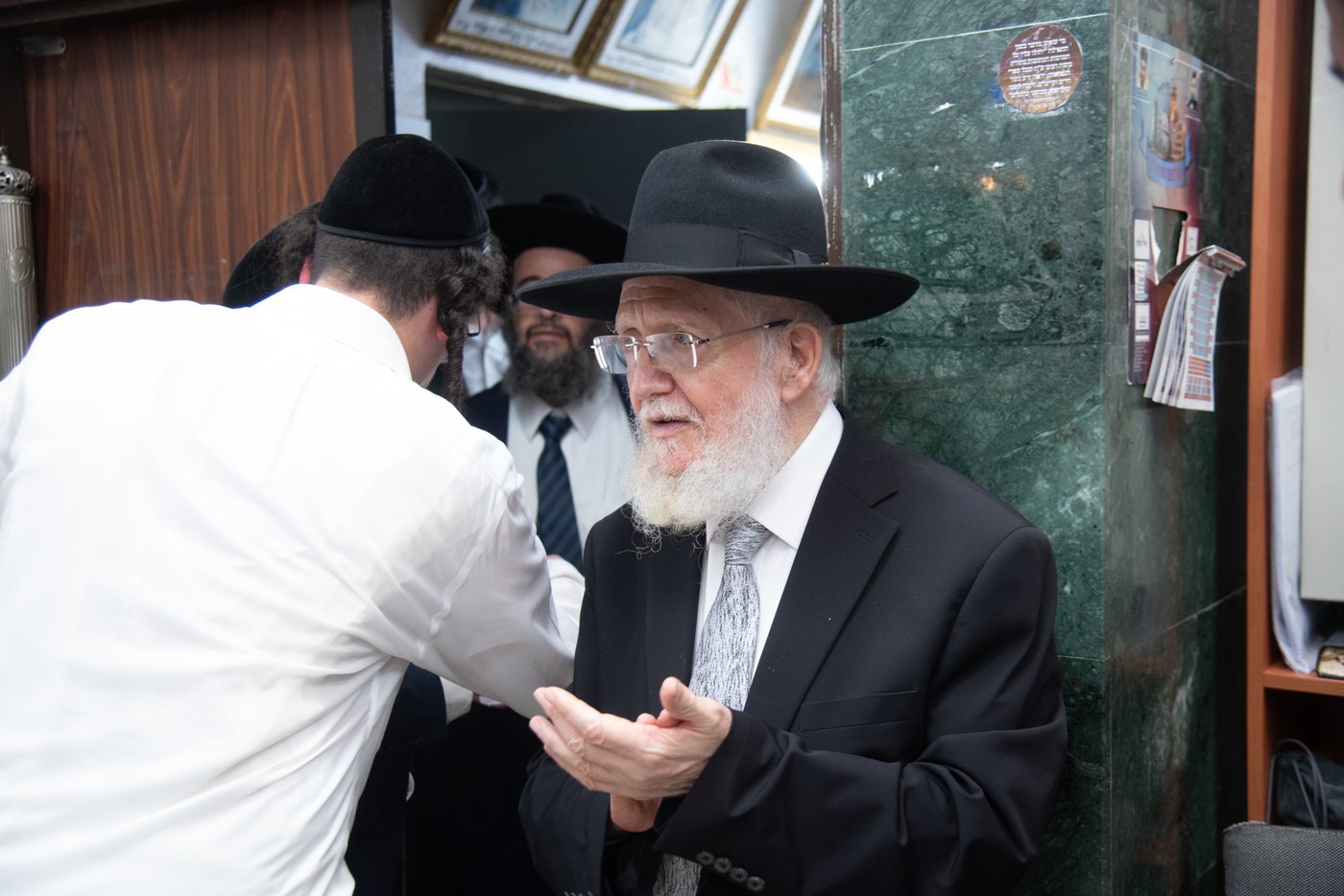 הכנסת ס"ת בכסא רחמים