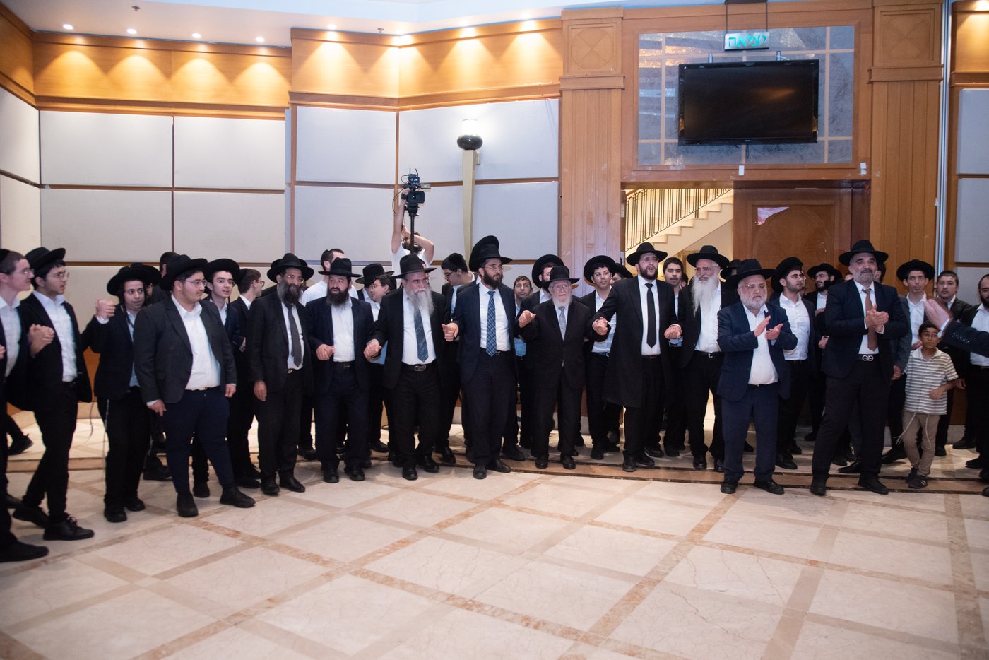 הכנסת ס"ת בכסא רחמים