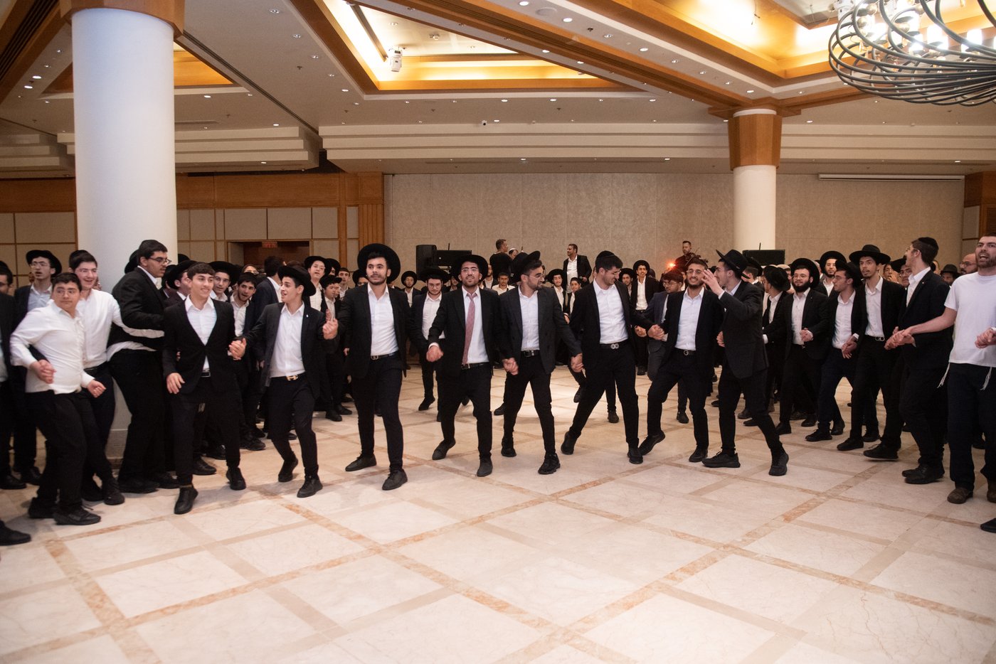 הכנסת ס"ת בכסא רחמים