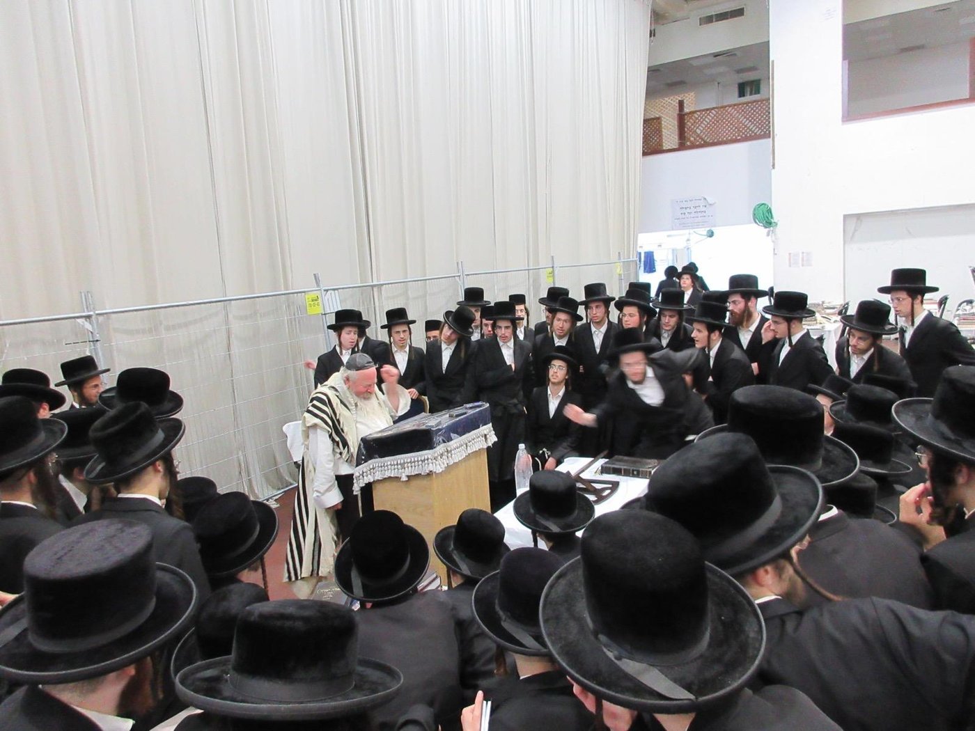 הגר"י עדס בישיבת צאנז