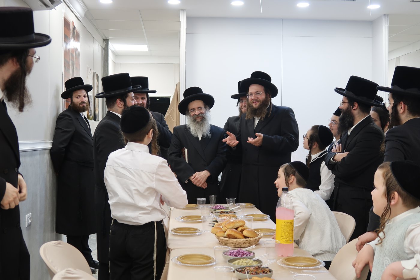 חנוכת הבית לשטיבל בעלזא במתחם הסופרים