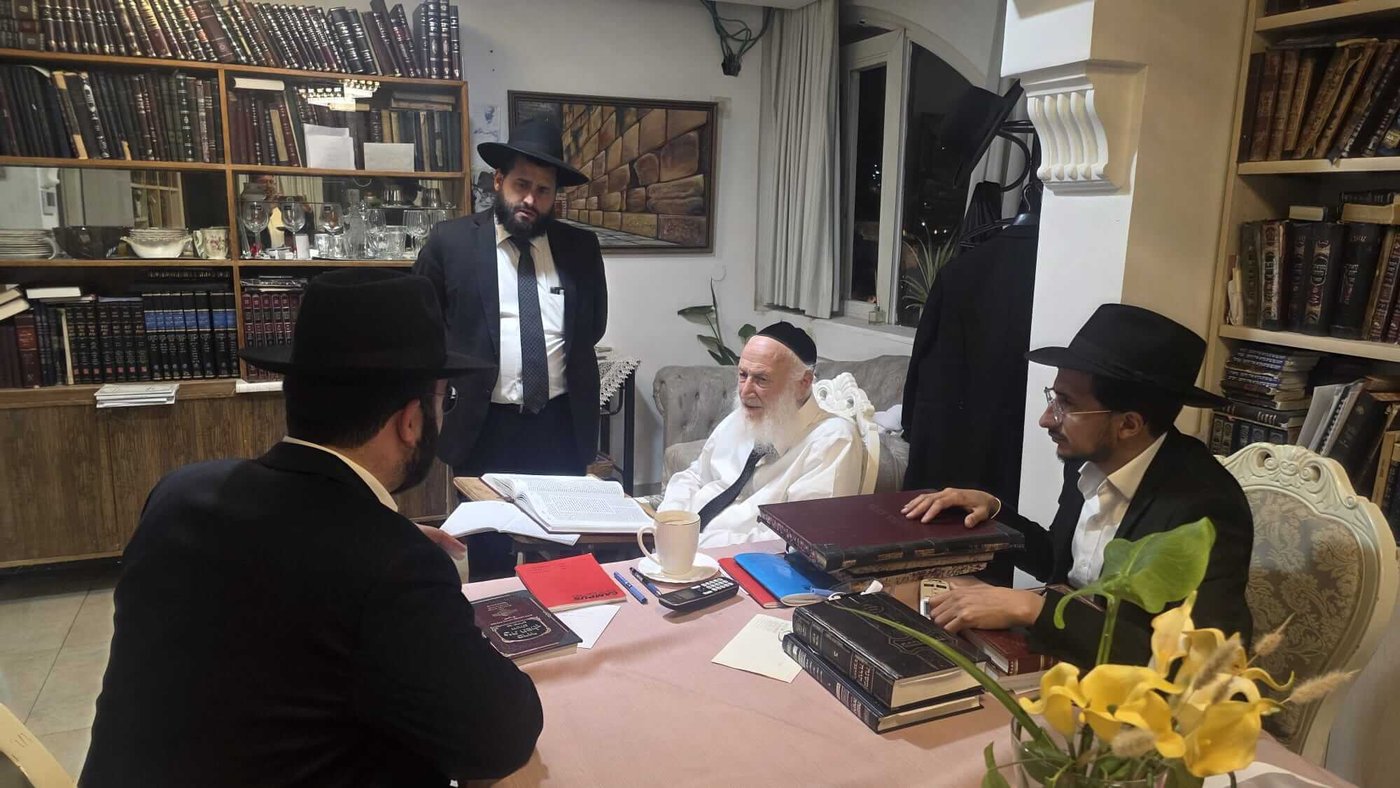 נציגי הארגון אצל חבר המועצת