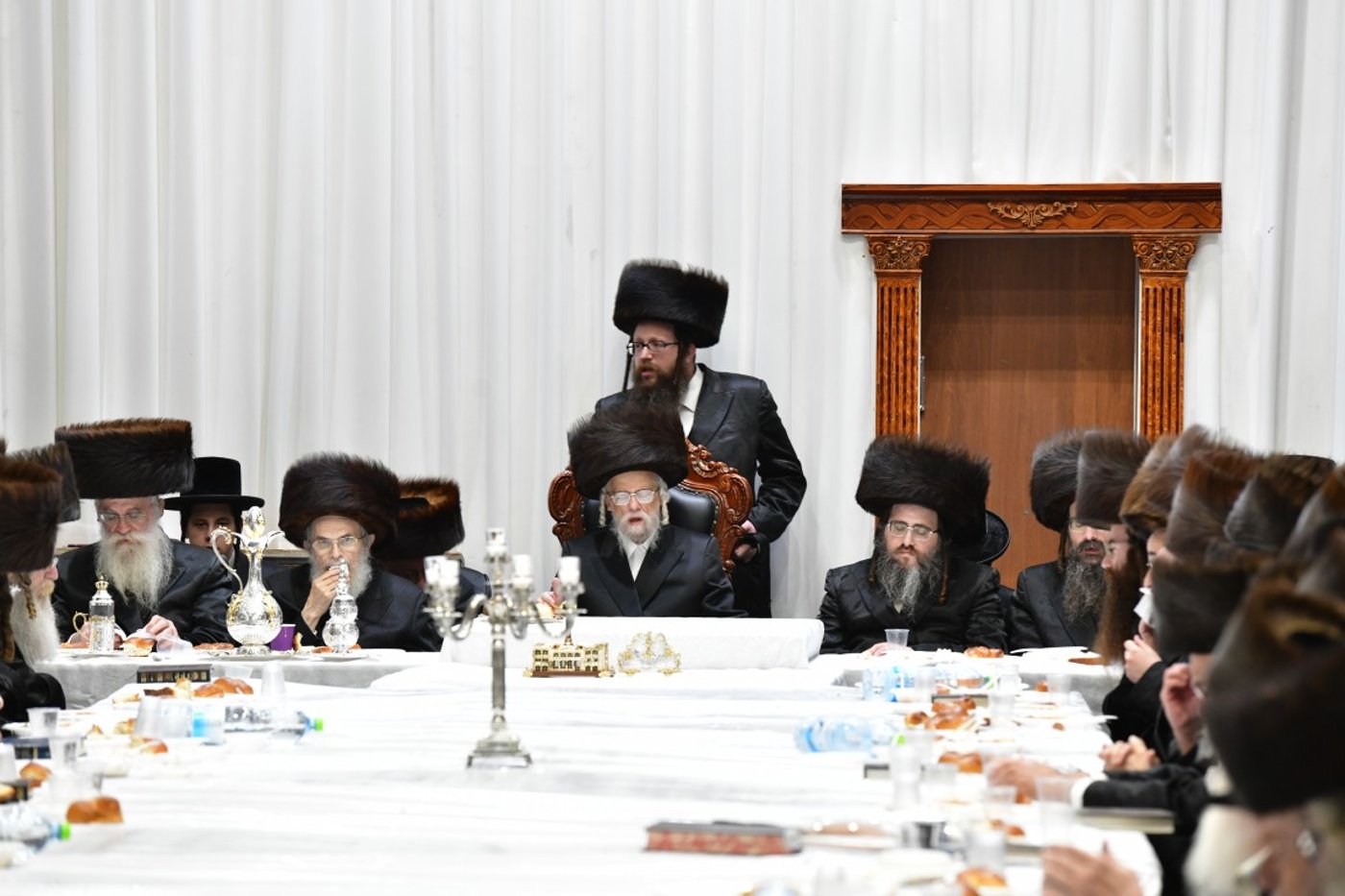 מוצאי שבת יארצייט בסערט ויזניץ