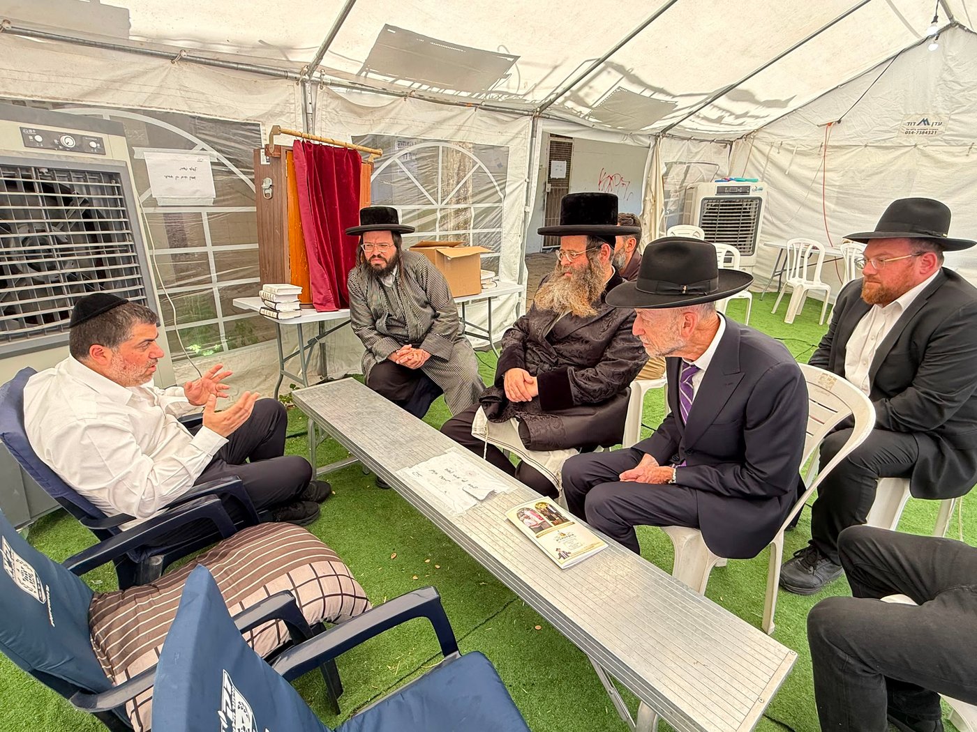 הרב שזעם על הביטאון | 'זיידל'ע' עם כל התמונות, הנייעס והחשיפות של השבוע