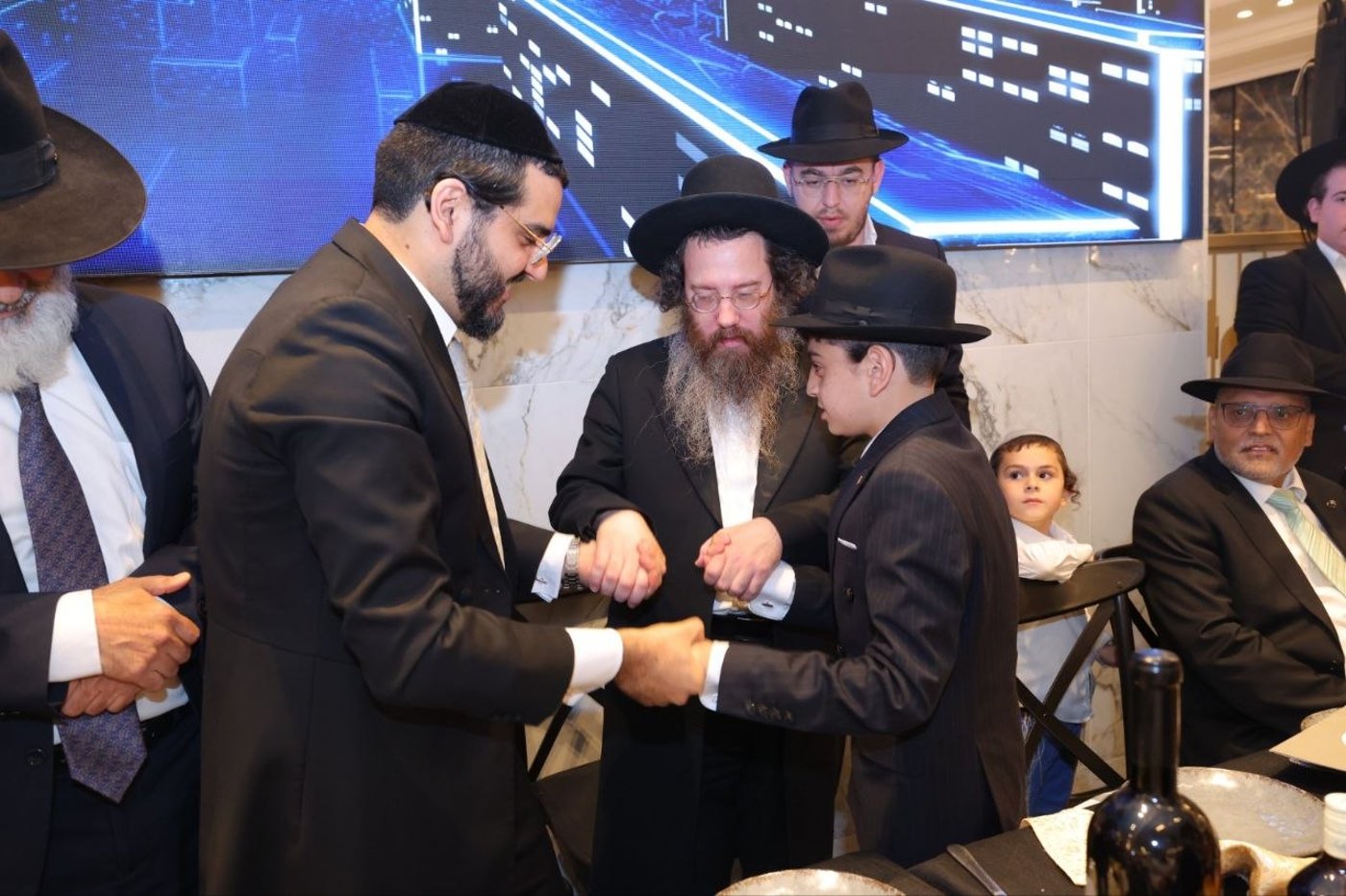 הרב שזעם על הביטאון | 'זיידל'ע' עם כל התמונות, הנייעס והחשיפות של השבוע
