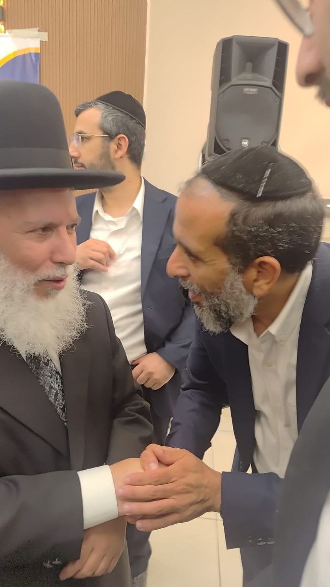 הרב שזעם על הביטאון | 'זיידל'ע' עם כל התמונות, הנייעס והחשיפות של השבוע