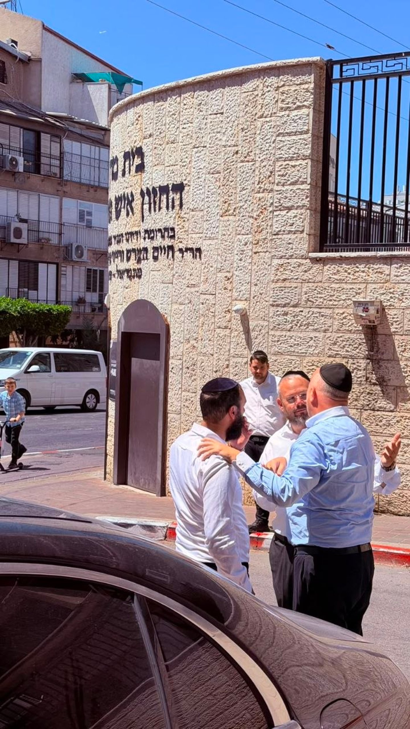 הרב שזעם על הביטאון | 'זיידל'ע' עם כל התמונות, הנייעס והחשיפות של השבוע
