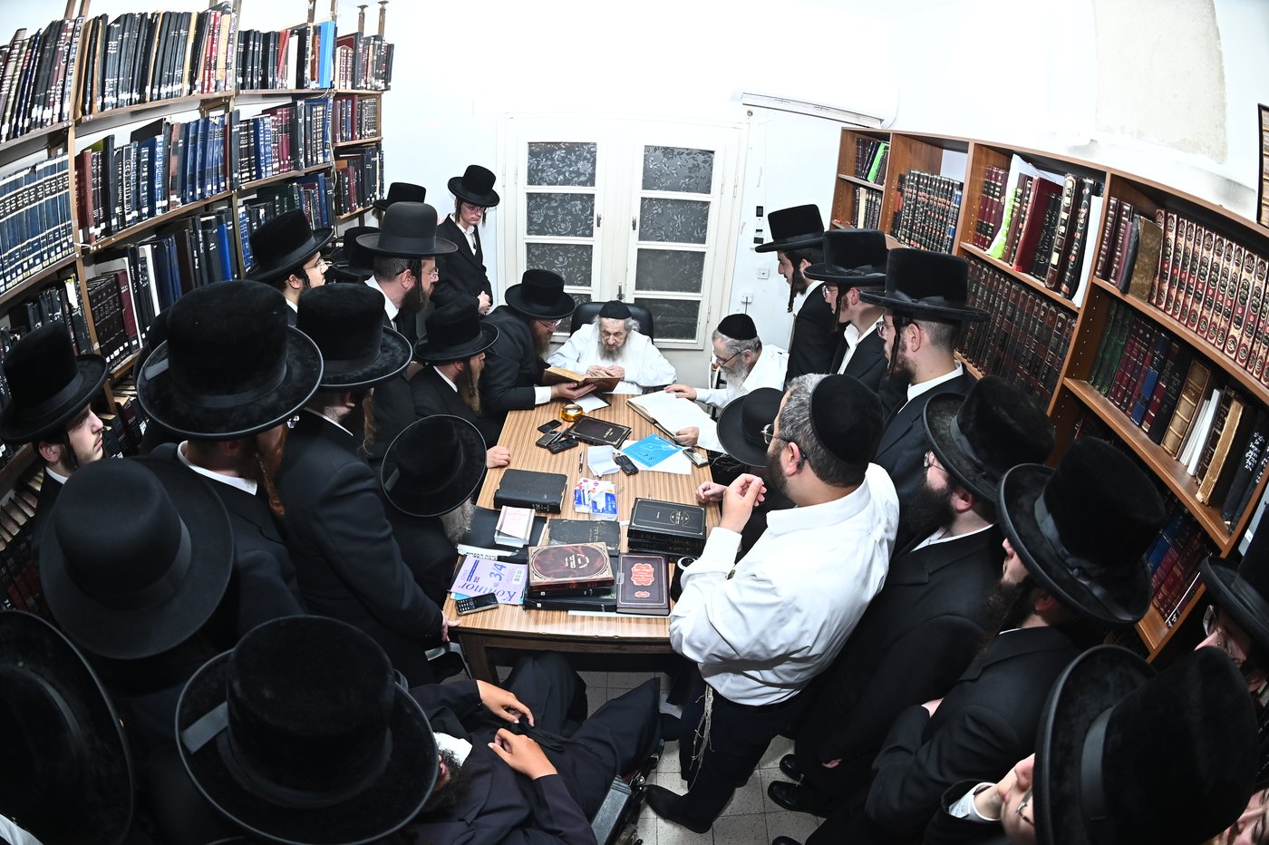 בחורי נדבורנה אצל הגר"ד לנדו
