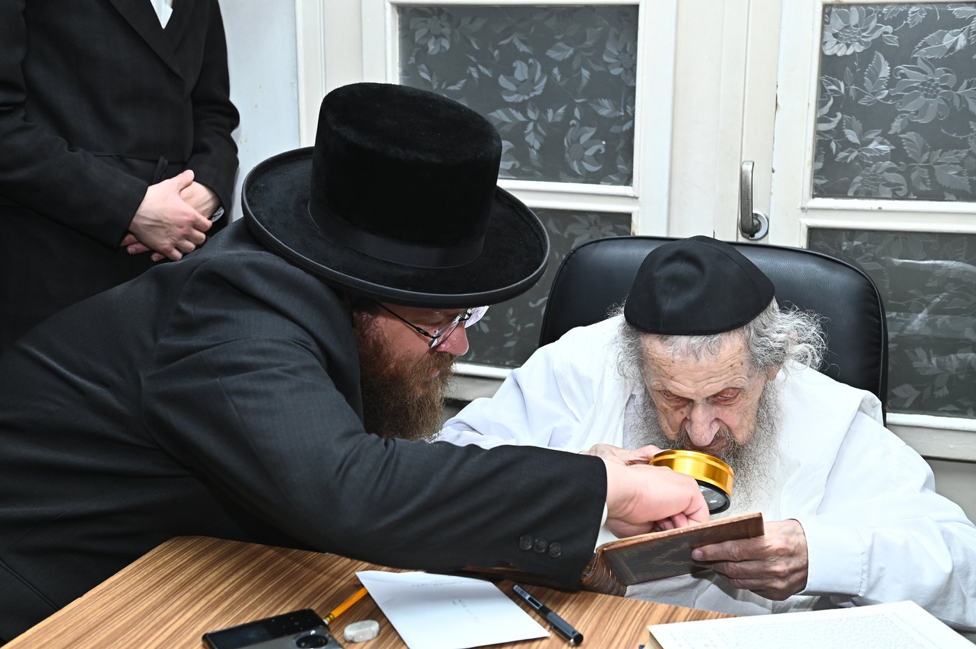 בחורי נדבורנה אצל הגר"ד לנדו