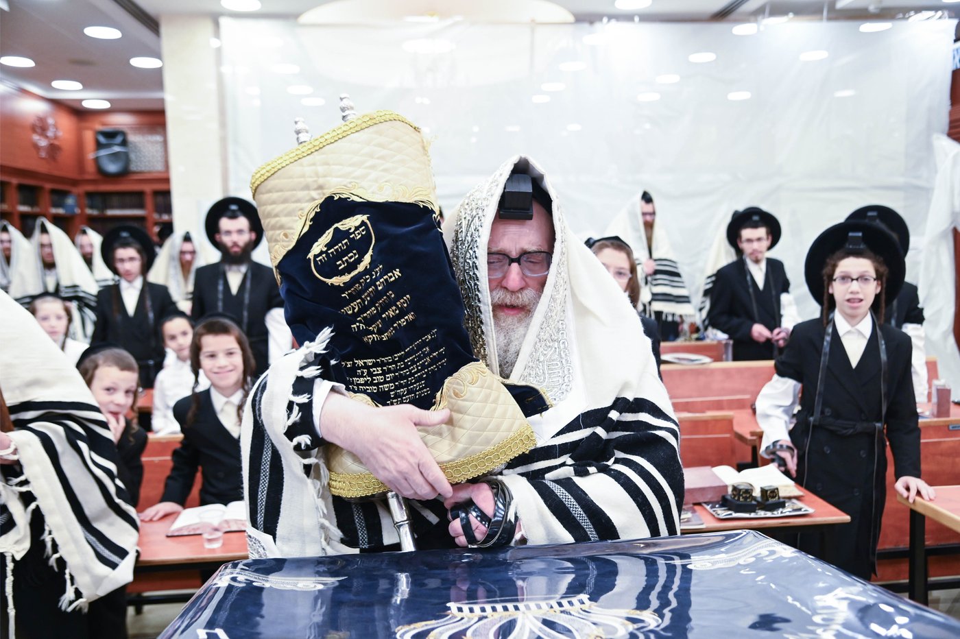 הרה"צ רבי יצחק טווערסקי בביקור בארץ