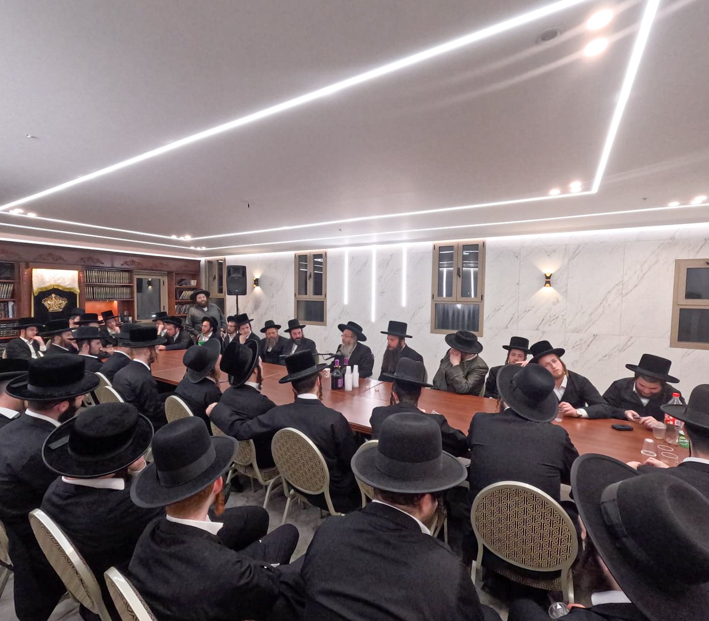 הרה"צ ר' אלימלך בידרמן בישיבת אהבת דוד
