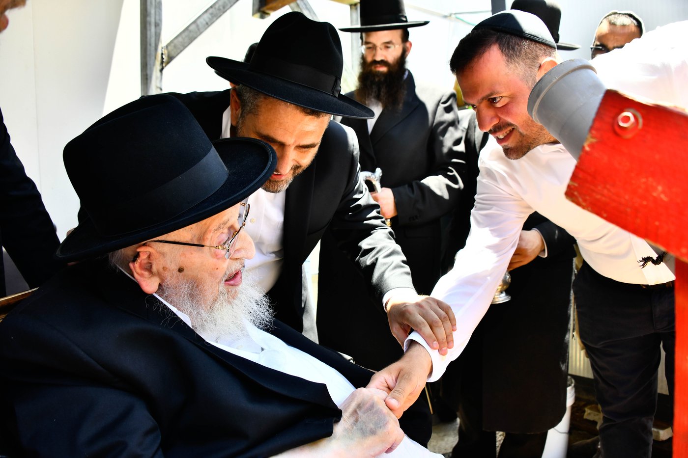 הגרמ"צ ברגמן בהנחת אבן הפינה באלכסנדר