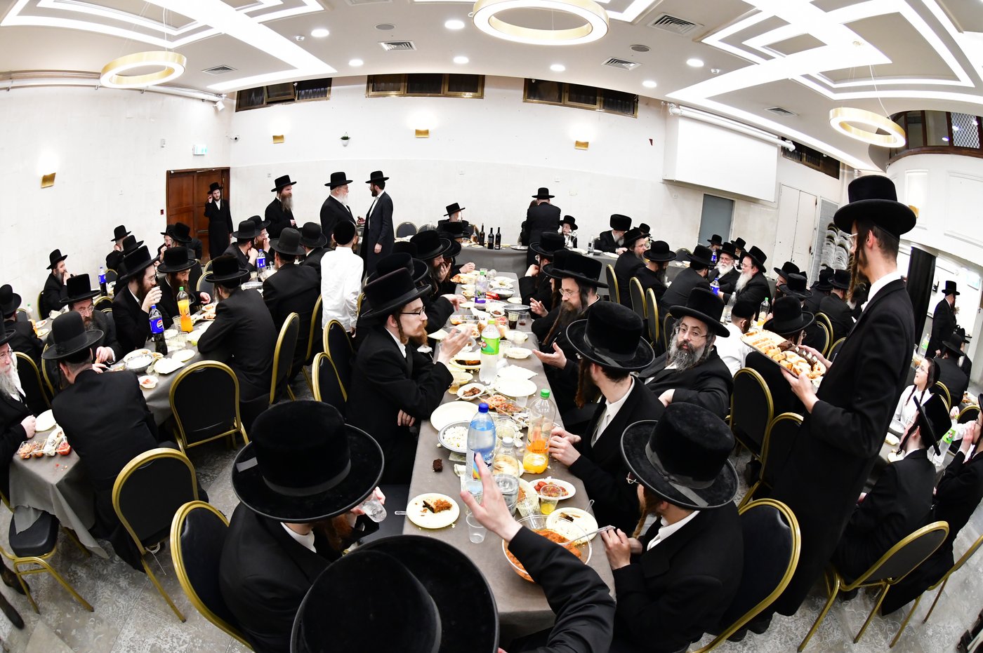 בר מצוה לנכד האדמו"ר מביאלה ישרי לב 