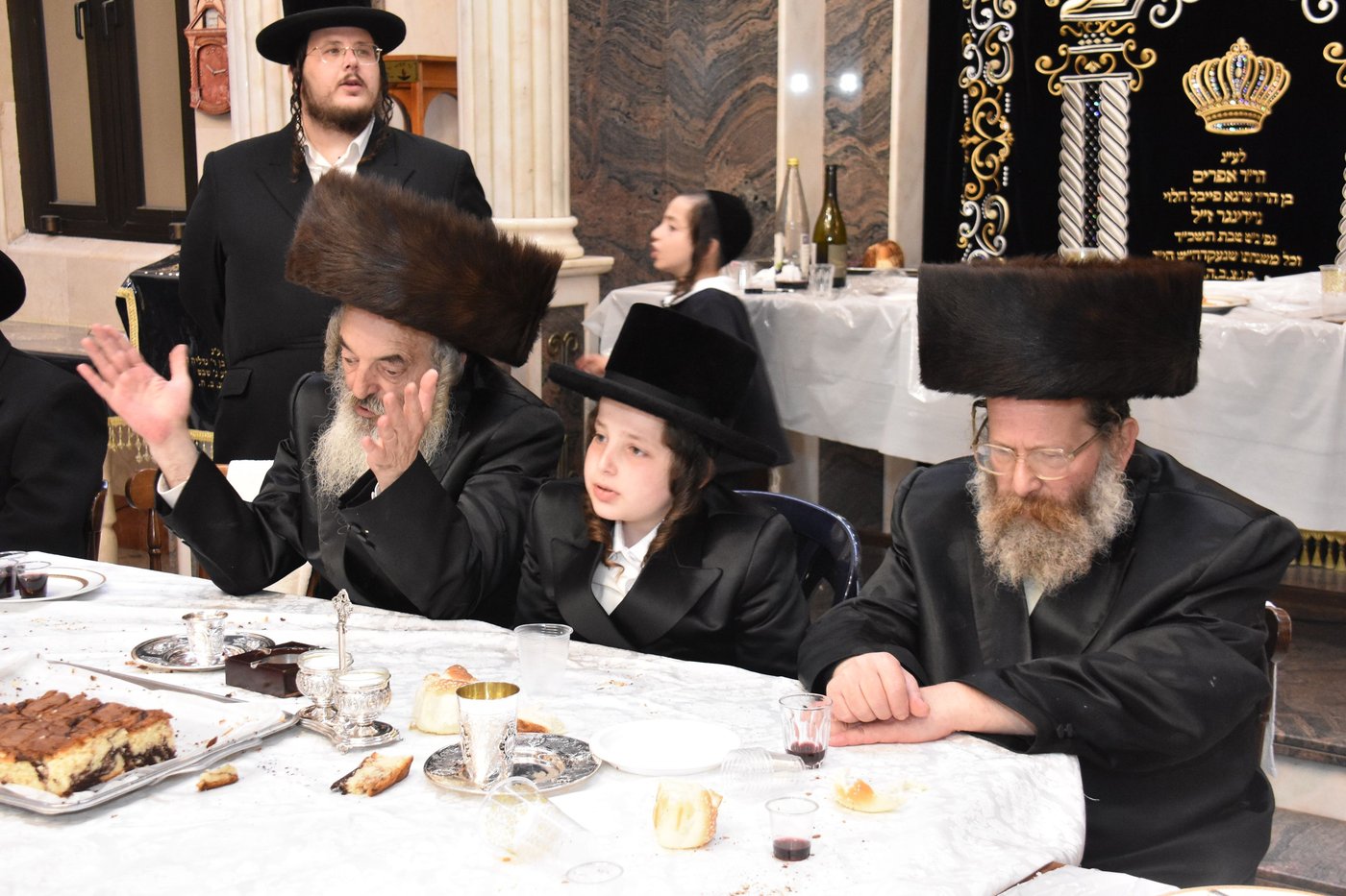 שמחת בר המצווה לנכד האדמו"ר מלעלוב