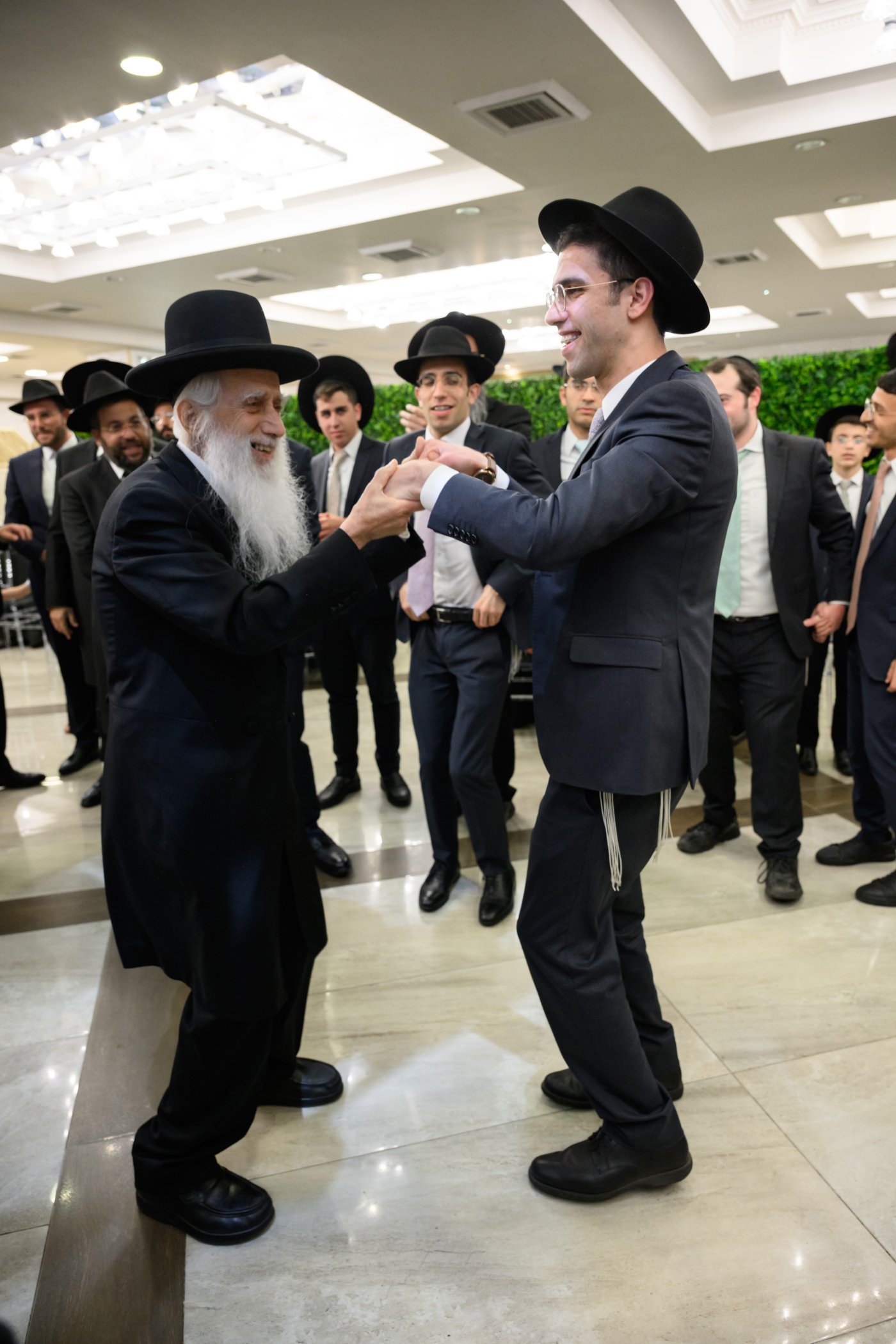 שמחת אירוסי נכד הגר"י כהן