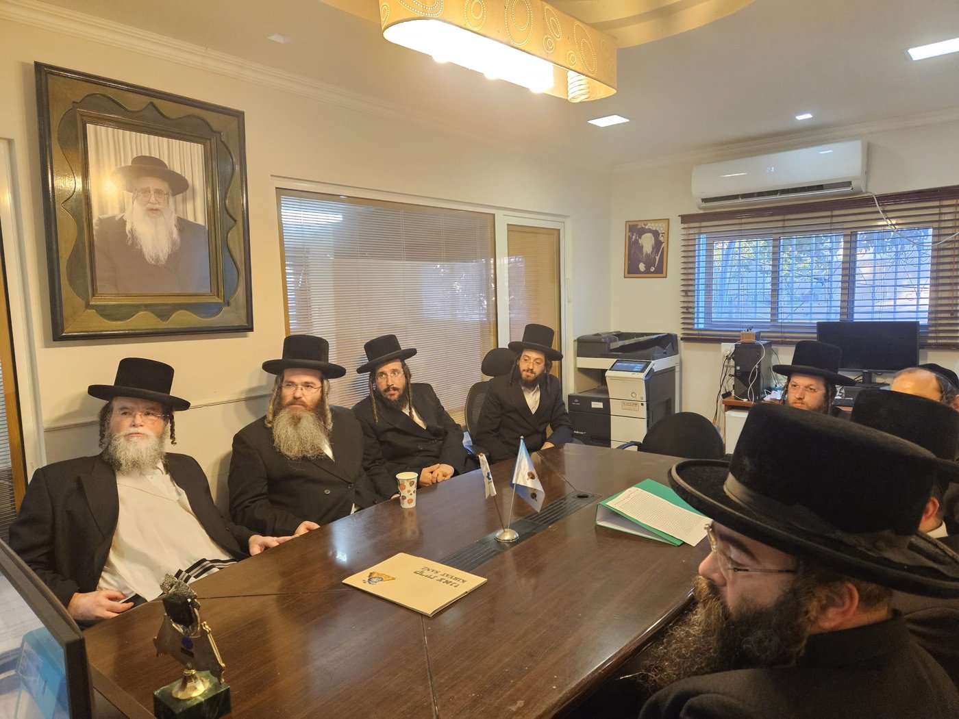 אסיפת עסקני צאנז לקראת המערכה