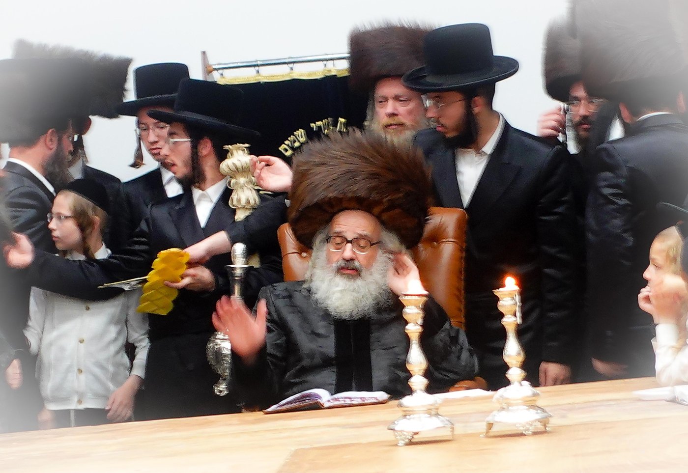 האדמו"ר מויז'ניץ בית שמש בעמנואל