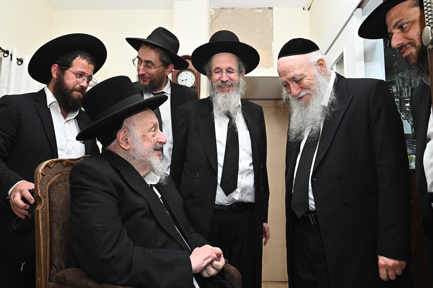 ישיבת הצוות בפניבז'