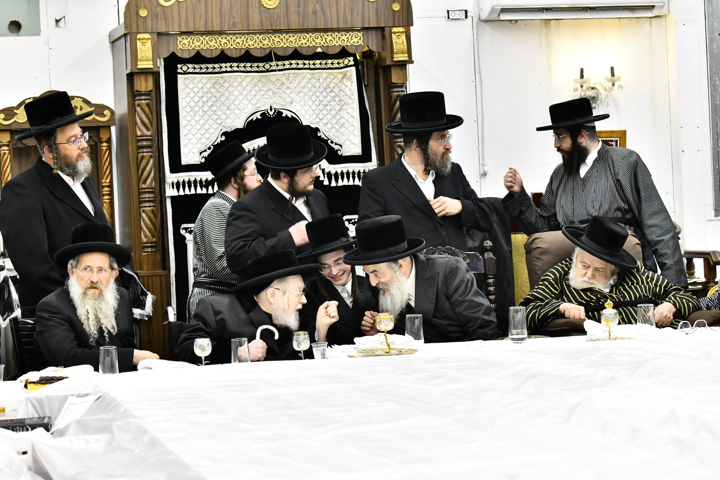 שמחת בית תולדות אברהם יצחק - לעלוב 