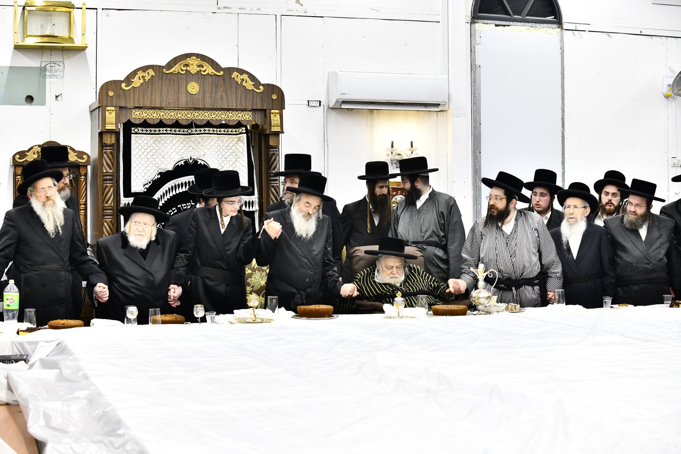שמחת בית תולדות אברהם יצחק - לעלוב 
