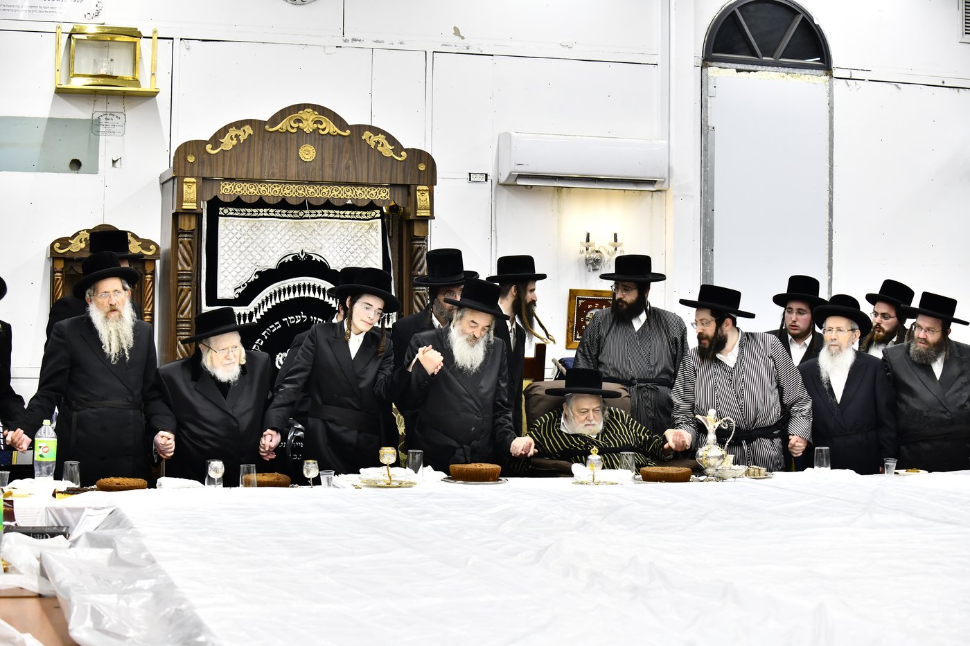 שמחת בית תולדות אברהם יצחק - לעלוב 