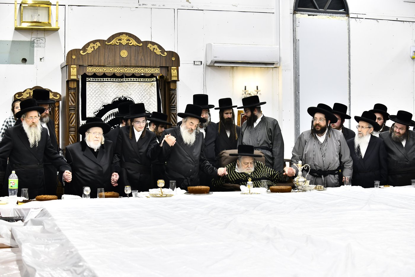 שמחת בית תולדות אברהם יצחק - לעלוב 