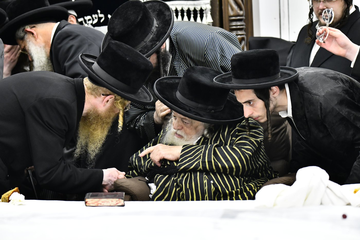 שמחת בית תולדות אברהם יצחק - לעלוב 