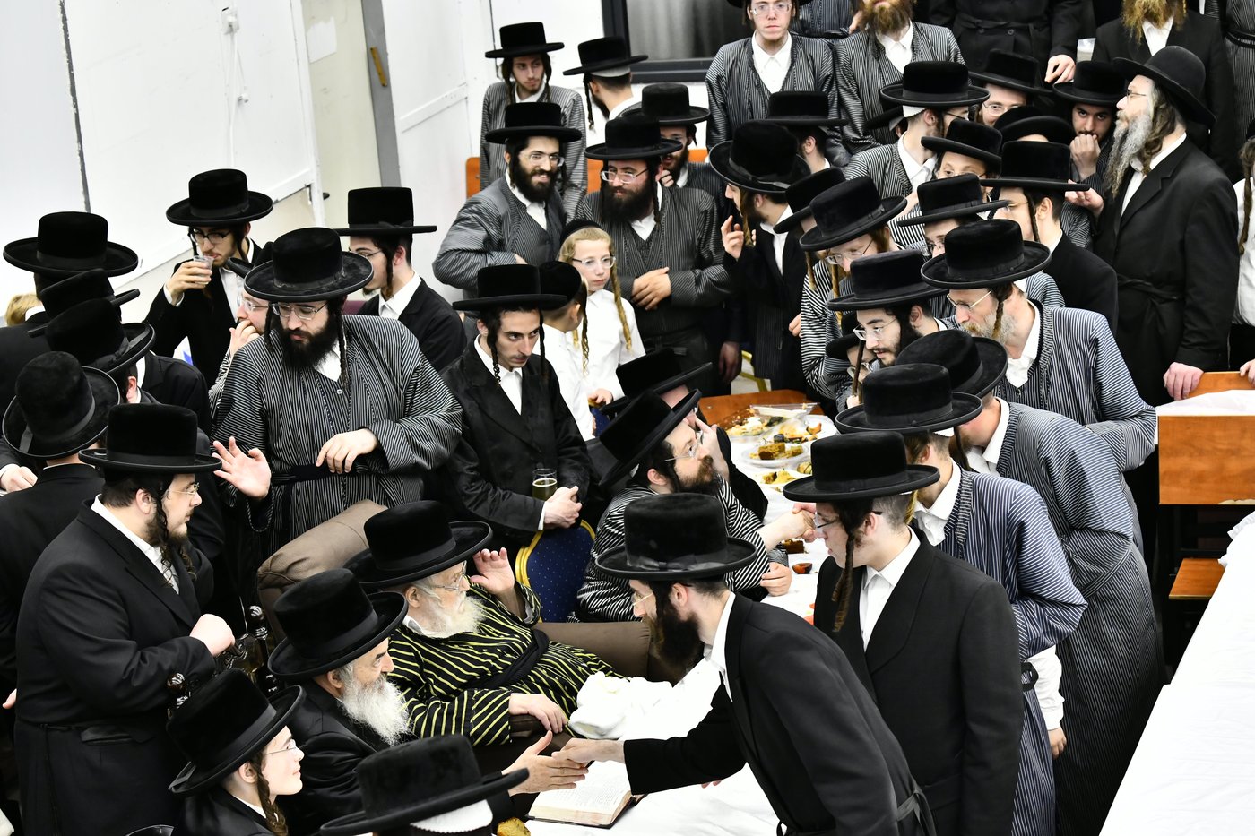 שמחת בית תולדות אברהם יצחק - לעלוב 