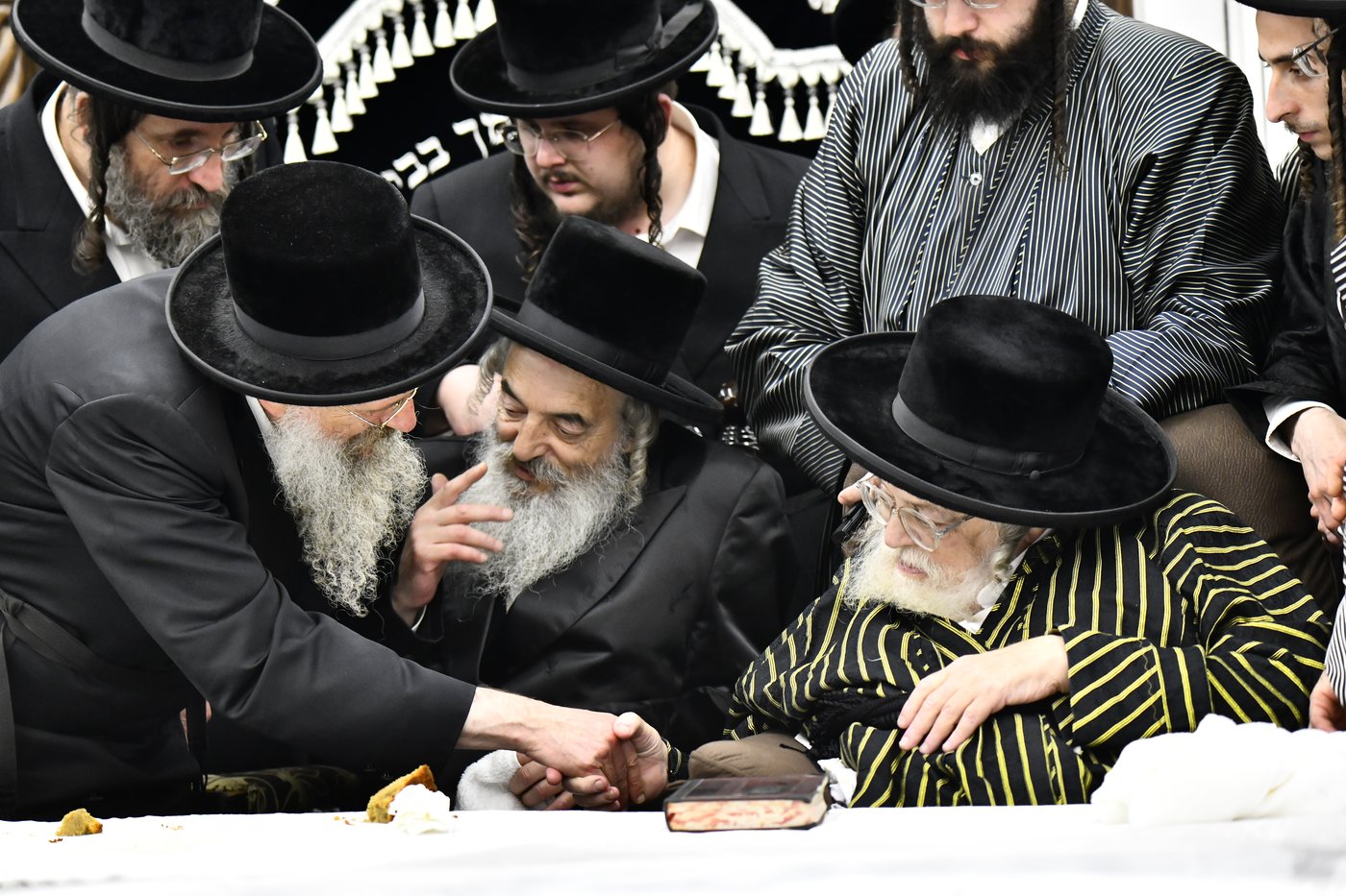 שמחת בית תולדות אברהם יצחק - לעלוב 