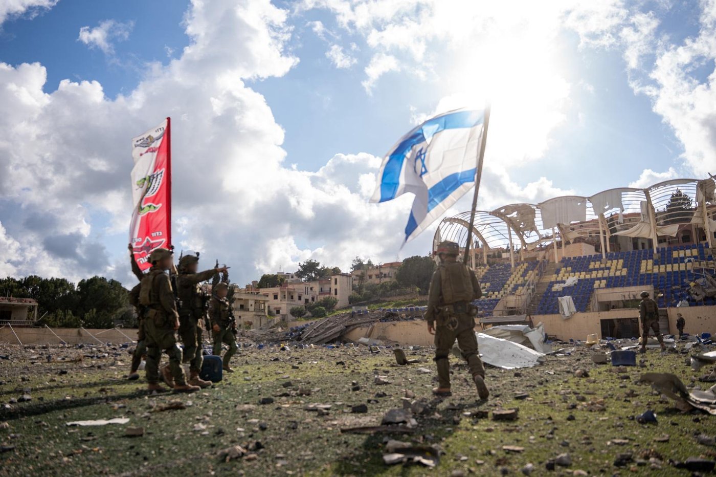 נקמת האצטדיון: צפו בתיעוד ההיסטורי - כך נמחק הסמל של חסן נסראללה