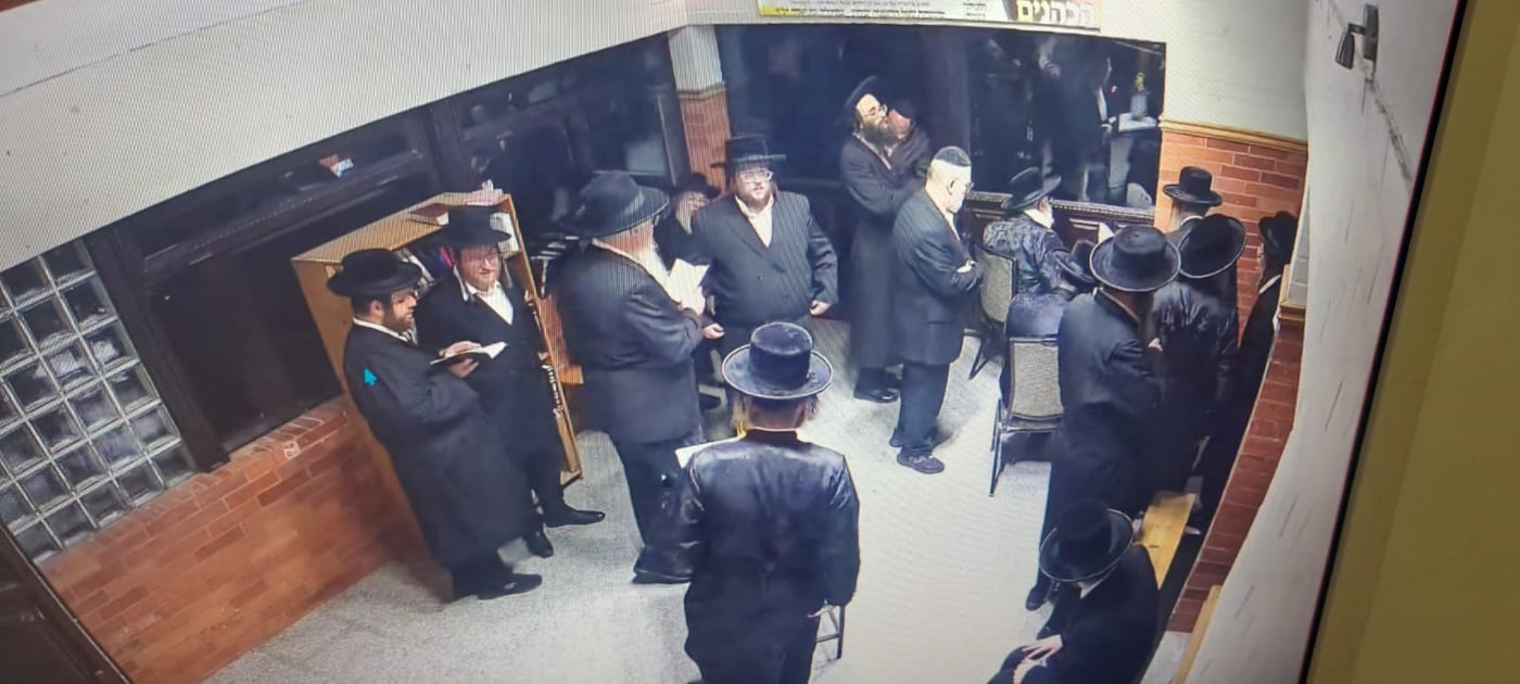 האדמו"ר מתולדות אהרן בקרעסטיר