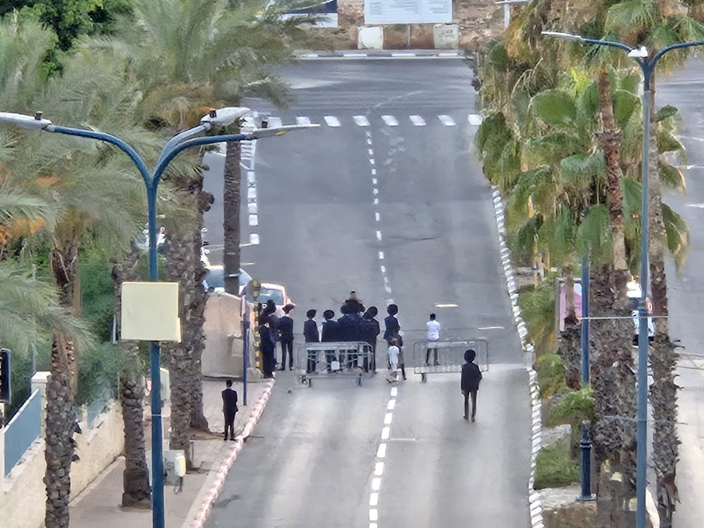 דרמה באלעד: עימותים אלימים, דריסת בחורי ישיבה וטענות קשות נגד המשטרה