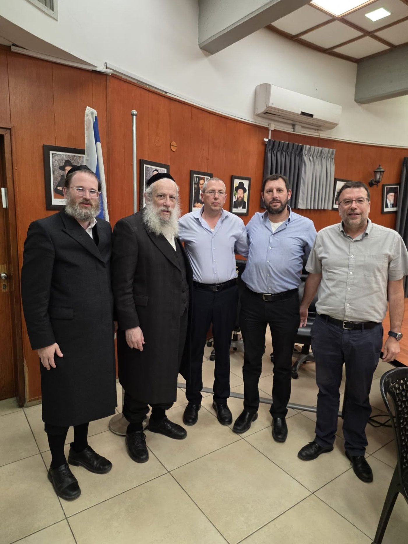 לאחר תקיפת עובדי רשות המסים: זייברט נפגש עם מנהל הרשות וגינה את האלימות