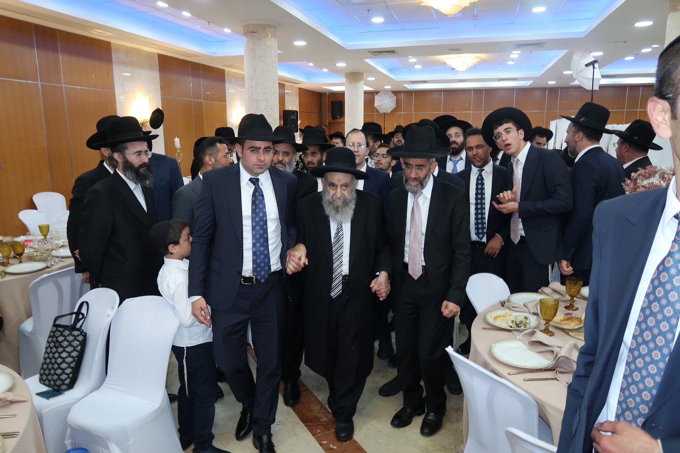 שמחת אירוסי נכד הגר"מ צדקה