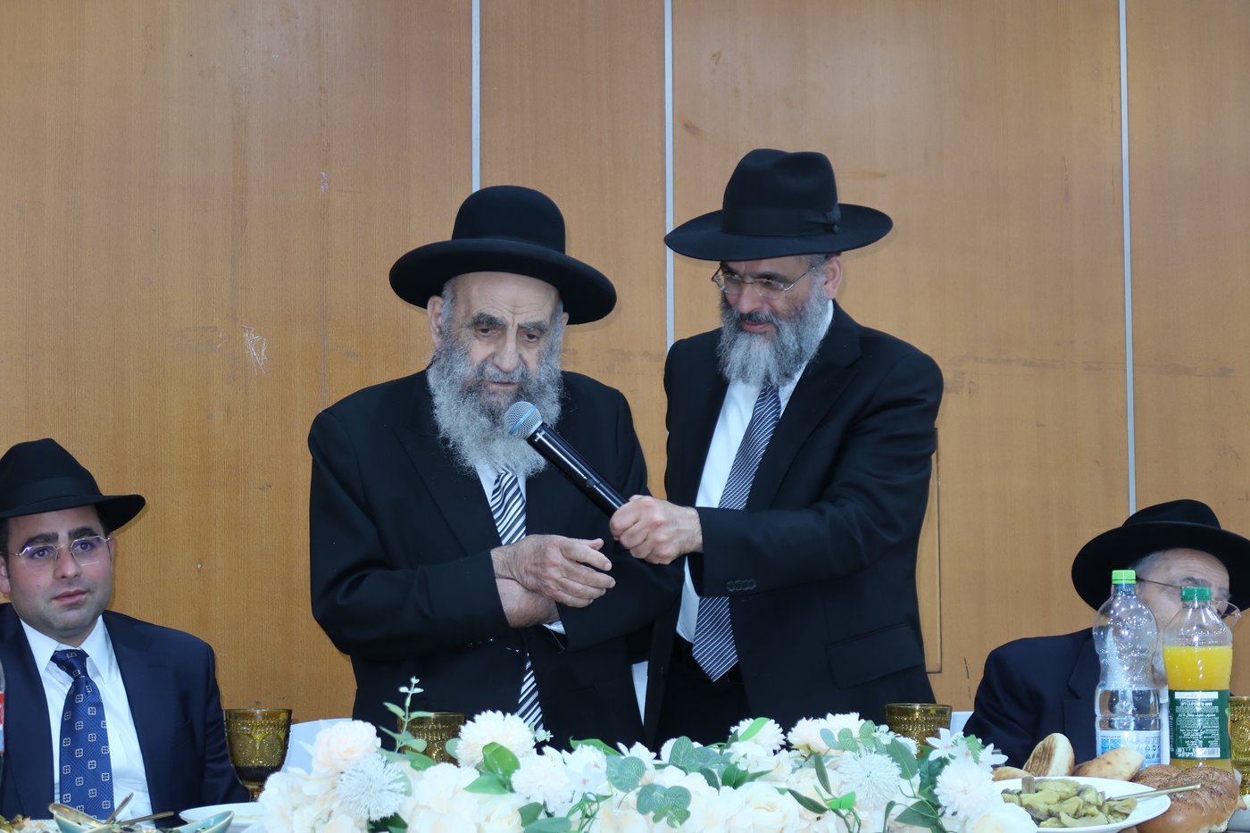 שמחת אירוסי נכד הגר"מ צדקה