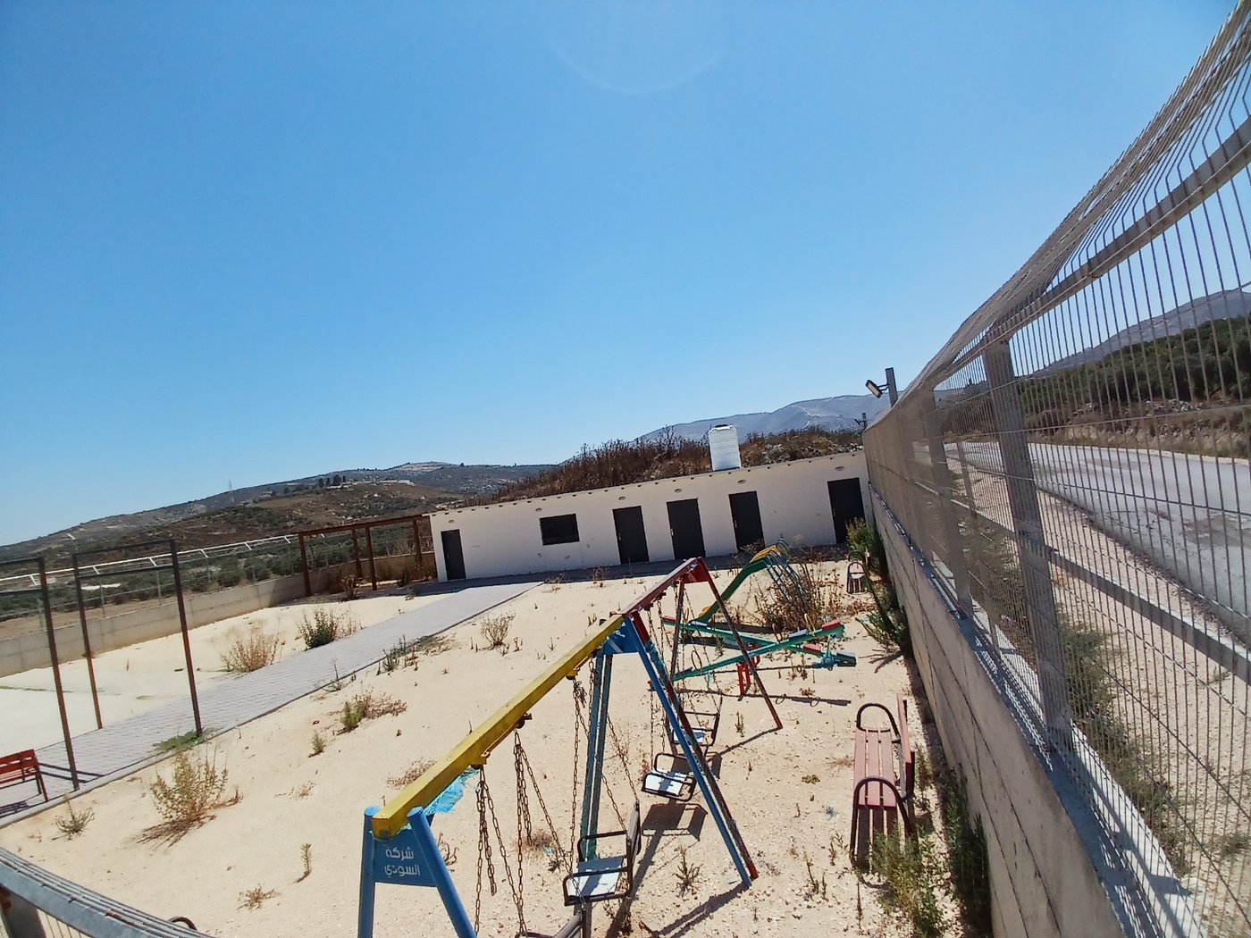 המבנים הבלתי חוקיים