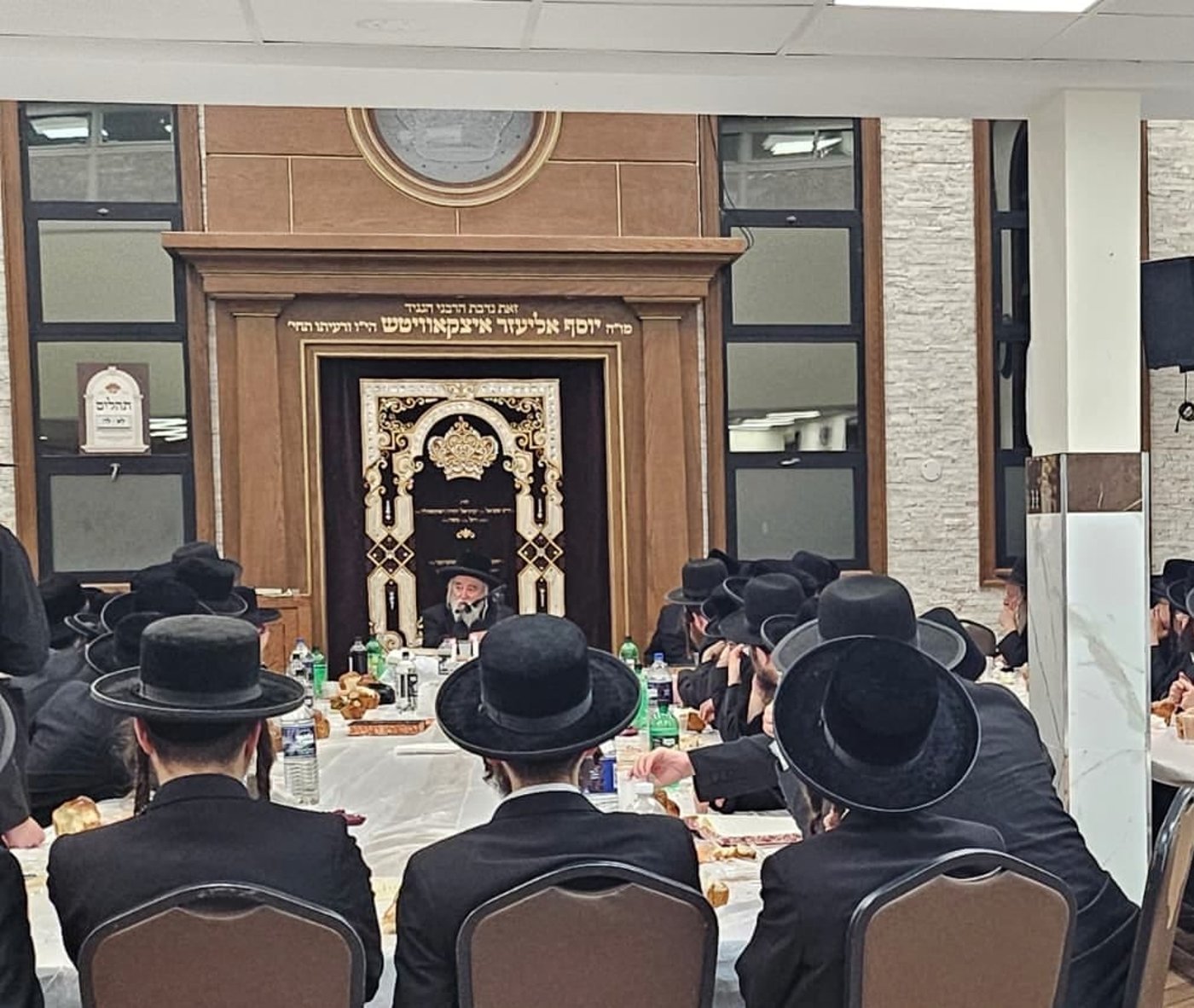 הגה"צ רבי יצחק משה ארלנגר בקריית יואל