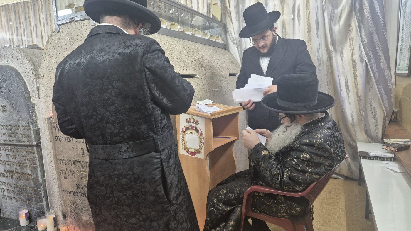 האדמו"ר מנדבורנה אלעד במסע תשעת הימים