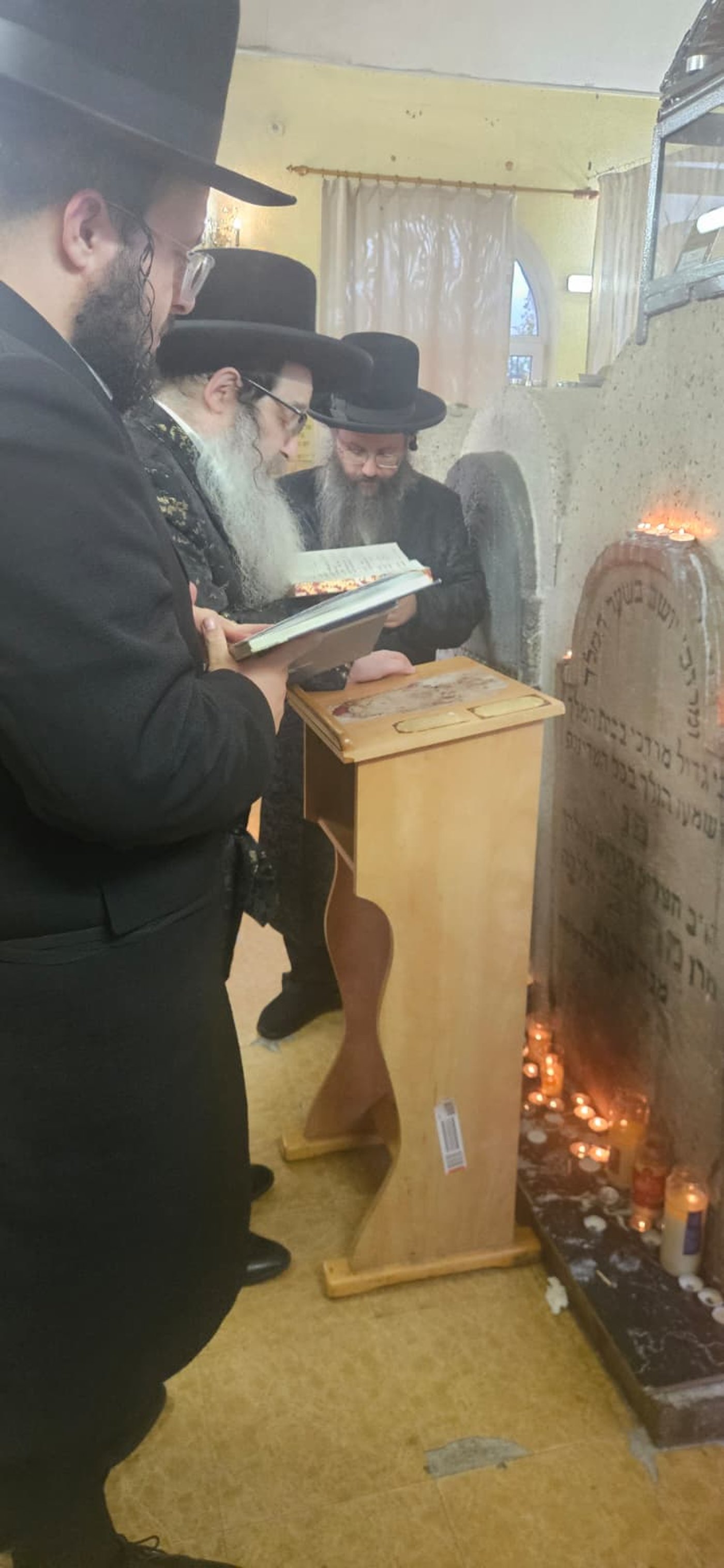 האדמו"ר מנדבורנה אלעד במסע תשעת הימים